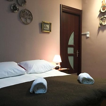Hotel The Sindh House - Indus Aroma Restaurant Tbilissi Extérieur photo